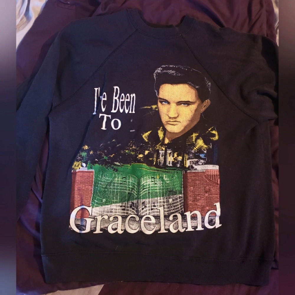 90's vintage ELVIS Graceland crewneck gently loved but no tears or marks SZ LRG